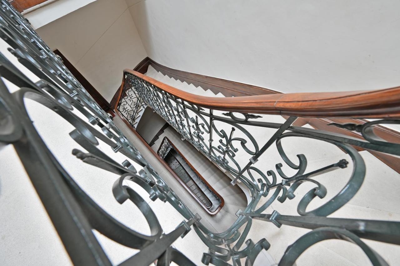 Apartment Place Carnot 1900: Coeur De